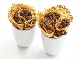 CORNETS DE CRÊPES À LA MOUSSE AU CHOCOLAT